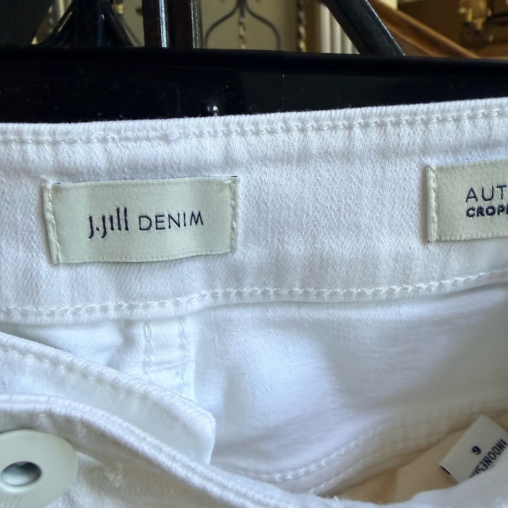 J. Jill White Ankle & Cropped Jeans White. Frayed Raw Hem. Pockets. EUC - Picture 6 of 9